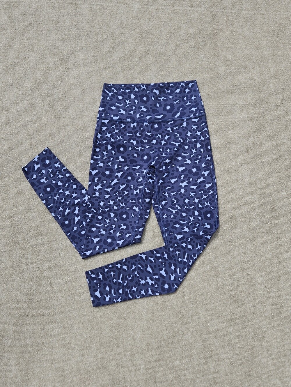 Offline by Aerie Leggings Leopard High Waisted Size Medium Yoga Soft Athleisure